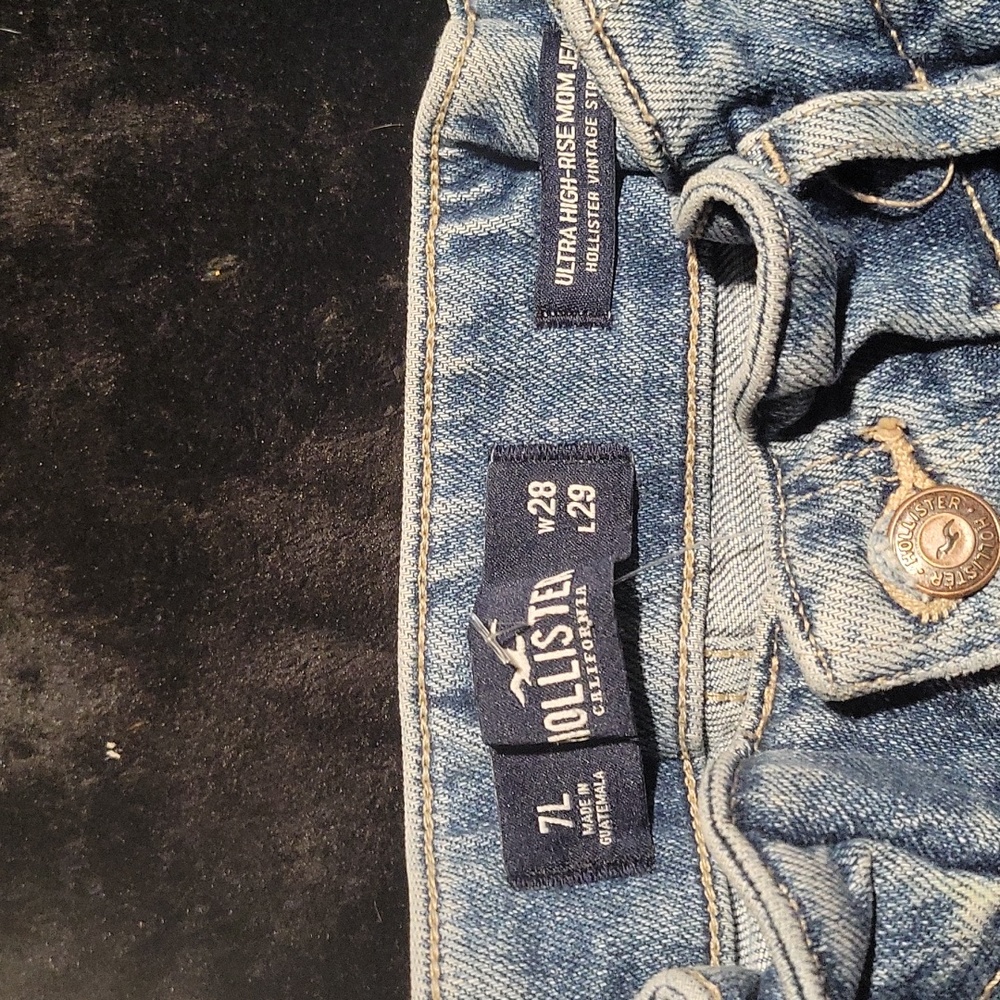 Hollister Light Blue High Rise Mom Jean Women’s Jeans
